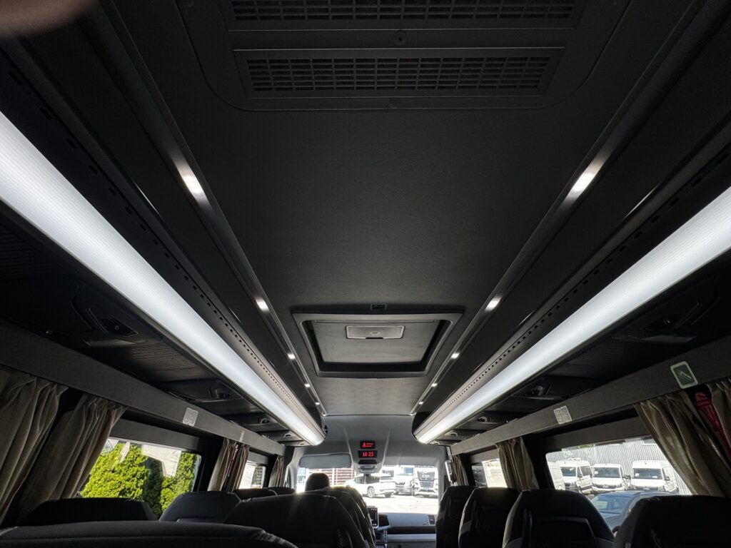 Огляд MAN TGE Мінібус Intercity 5.160