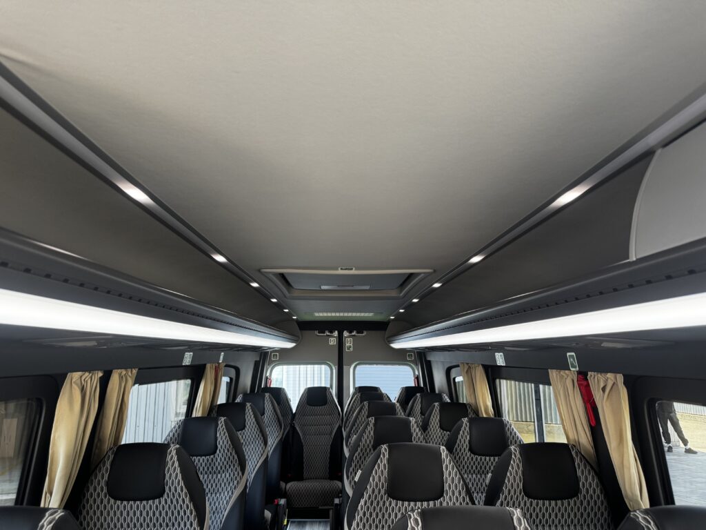 Огляд MAN TGE Мінібус Intercity 5.160